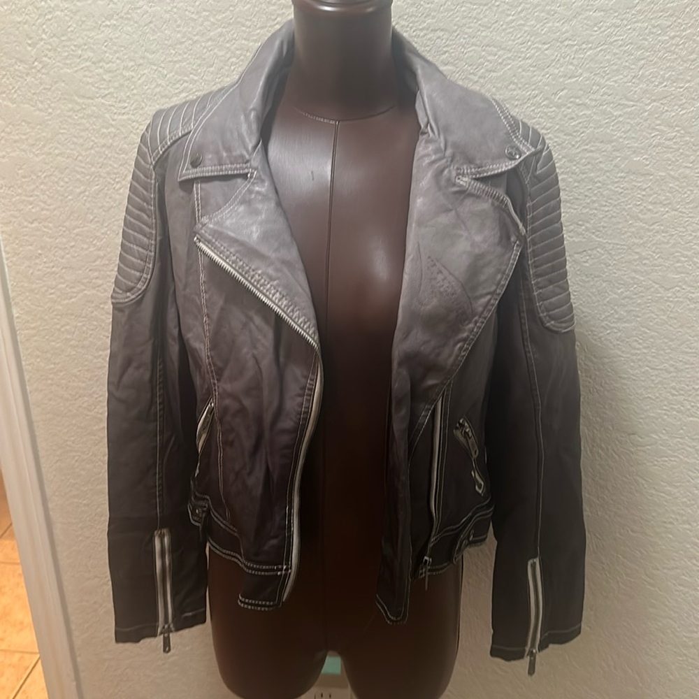 Circus by Sam Edelman gray women’s moto jacket.